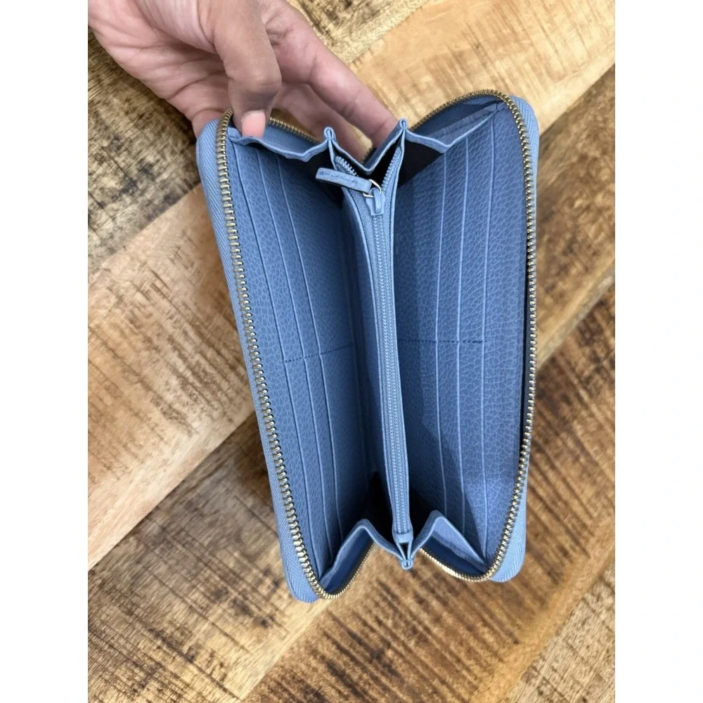 Gucci GG Canvas Round Zipper Wallet Beige Blue